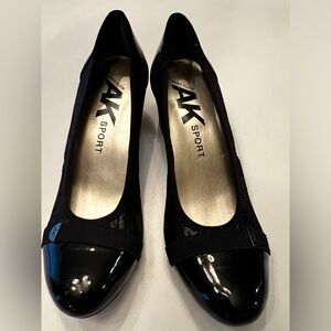 Anne Klein sport pumps shiny fabric/patent leather black  7.5